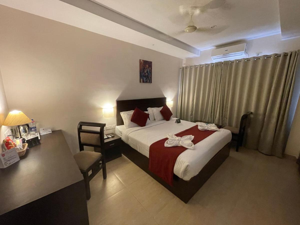 Hotel Yamuna Adur Eksteriør bilde