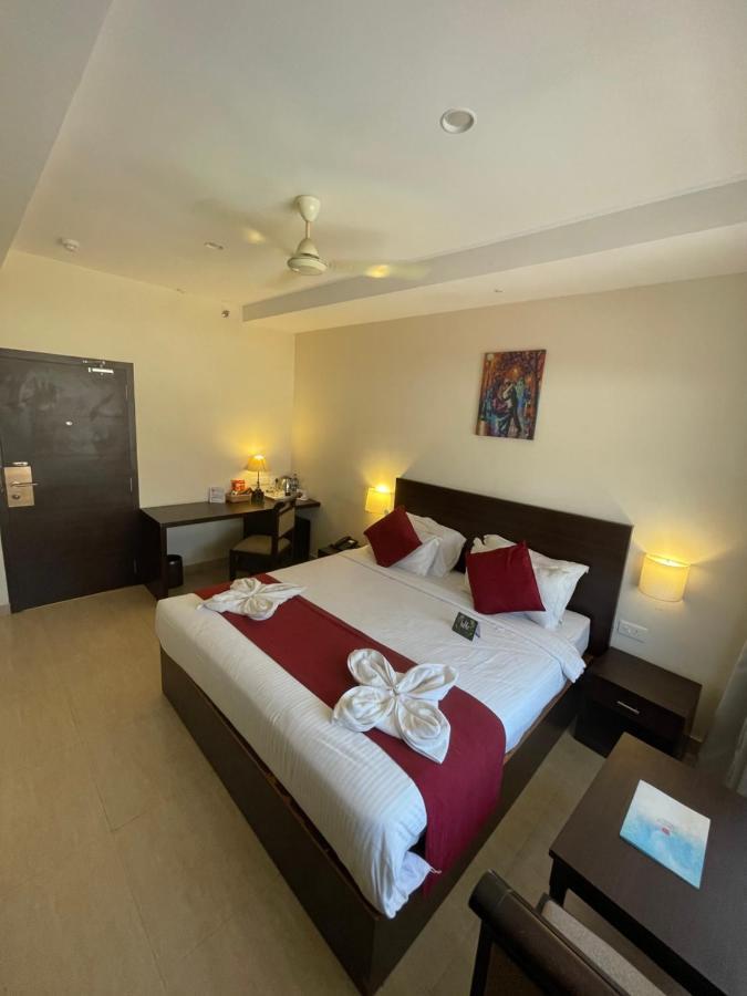 Hotel Yamuna Adur Eksteriør bilde