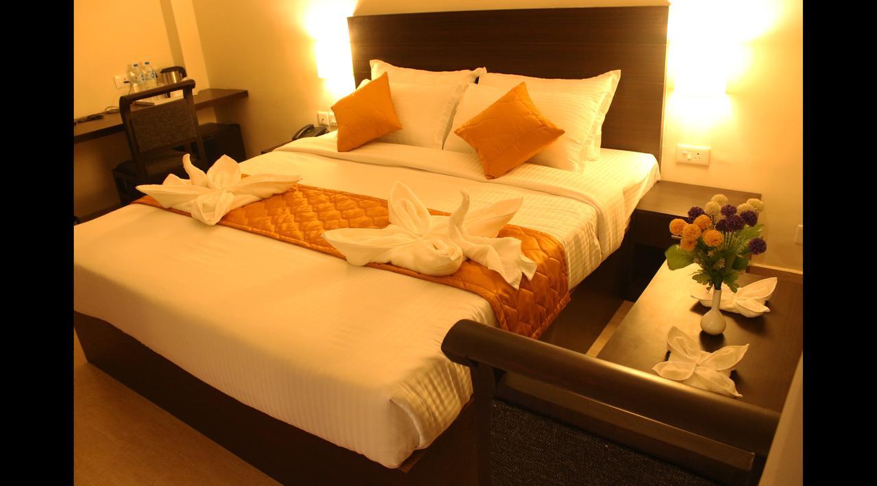 Hotel Yamuna Adur Eksteriør bilde