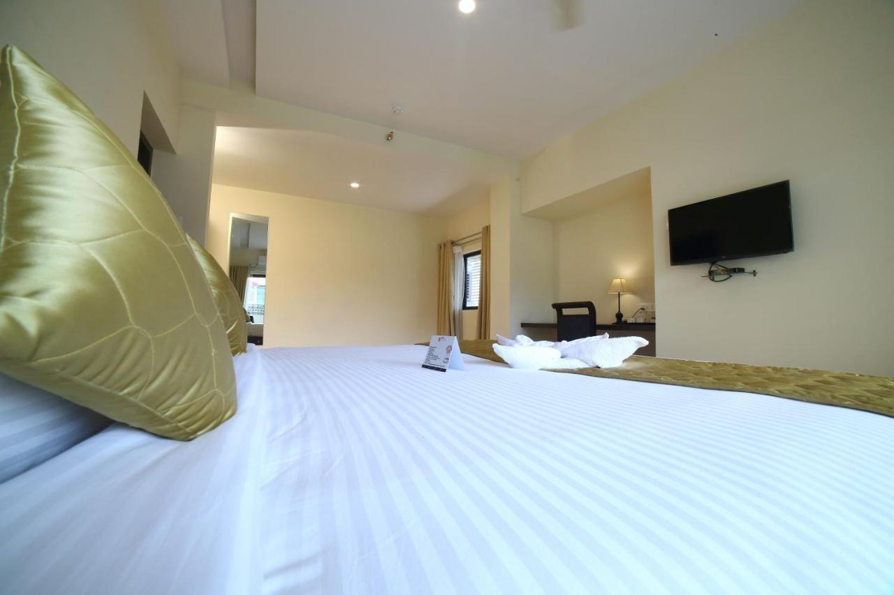 Hotel Yamuna Adur Eksteriør bilde